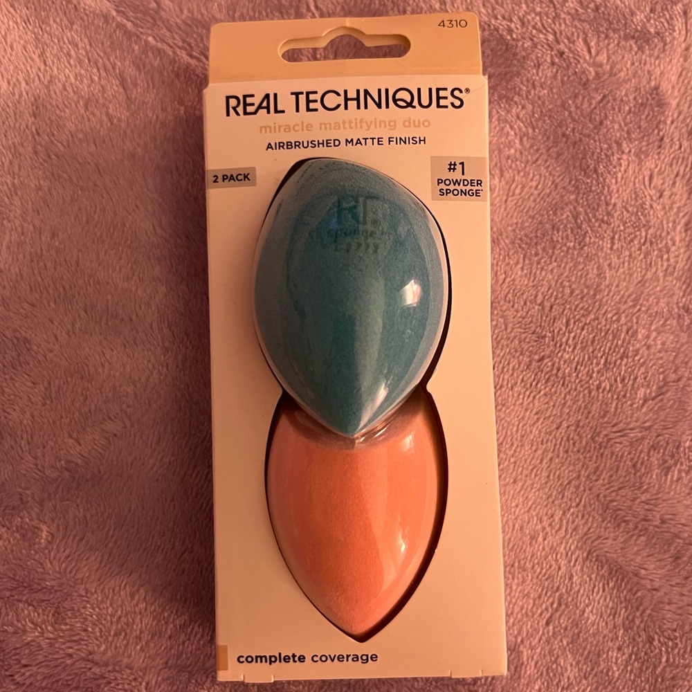 NWT - Real Techniques Miracle Mattifying Duo - Blue & Pink